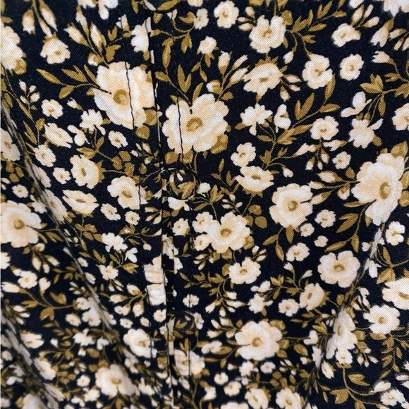 Old Navy black and cream floral tank top - Picture 8 of 11